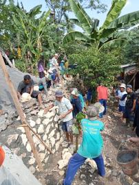 PEMBANGUNAN TALUD DANA DESA GADING V